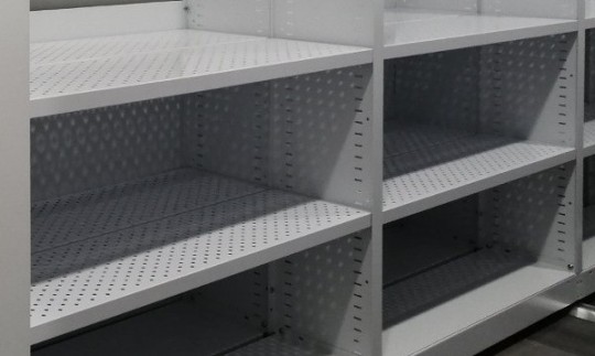 Стеллажи с перфорированными полками