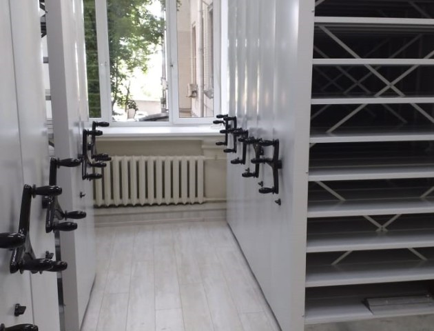 Передвижные стеллажи для хранения картотеки